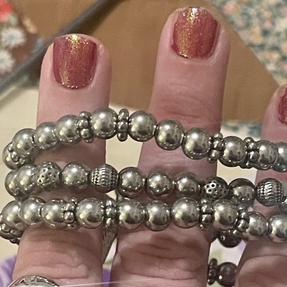 Iridescent butterfly 🦋 silver elastic stretch bracelet - Picture 5 of 10